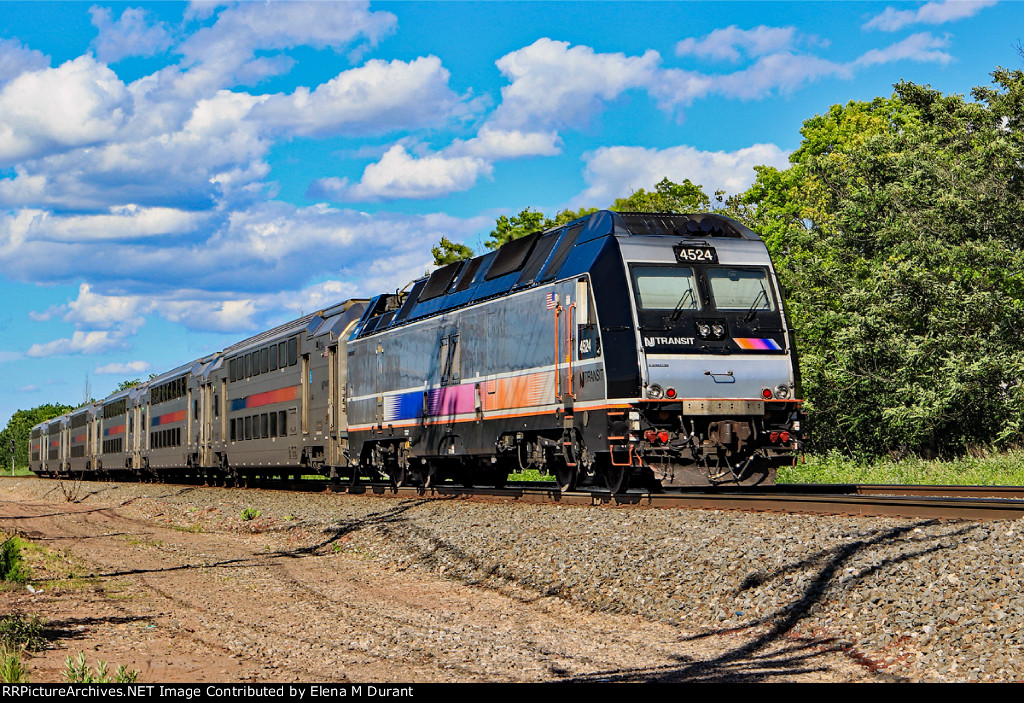 NJT 4524 on train 5526